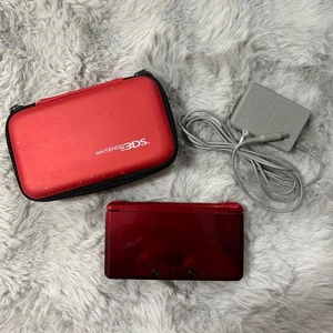 [Nintendo 3DS] Red body charger case [Powered and operation confirmed] - Picture 1 of 13