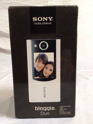 Sony  Bloggie Duo MHS-FS2/WC Mobile HD Snap camera, White, Brand new in box - Image 1 of 4