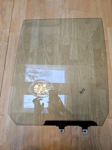 91-98 Suzuki Sidekick Geo Tracker 4dr Left side Rear Door Opening Glass Drivers - Picture 1 of 4
