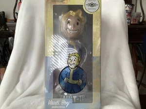 Fallout 4 Gaming Heads Vault Boy Hands on Hips 12" Bobblehead Bethesda - Picture 1 of 17
