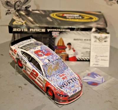 2015 Brad Keselowski Wurth Fontana Win 1:24 Action NASCAR литая модель с автографом - Изображение 1 из 2