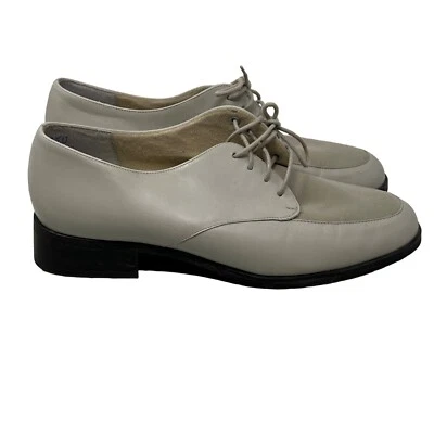Munro American Dress Shoes Women's Size 8M White Leather Tuxedo Cream Lace Up - Image 1 of 4