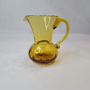 Mini jarrón vintage amarillo soplado a mano jarra de vidrio mango transparente aplicado 4,5 pulgadas - Imagen 1 de 6