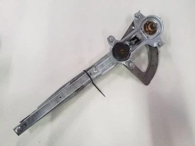 Regulador de ventana manual pasajero delantero derecho | Se adapta a Ford F250 F350 1999-2012 Foto 1 de 4