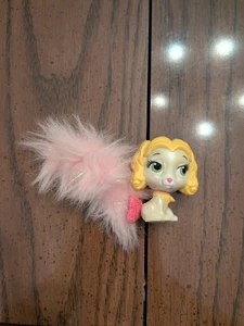 Disney Palace Pets Teacup Princess Belle's Puppy 2" Figure Pink Furry Tail Toy - Bild 1 von 6