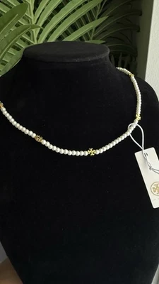 collar de perlas tory burch Foto 1 de 4