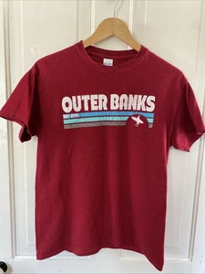 T-shirt vintage Gildan OUTER BANKS OBX NC invecchiata indossata super morbida taglia media - Foto 1 di 8