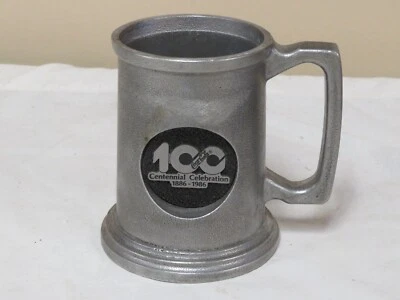 CANECA DE ESTANHO COCA COLA 100 ANOS CENTENÁRIO 1986 - Imagem 1 de 4