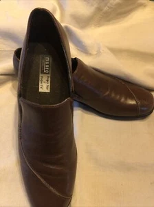 Munro American women's brown leather slip-on low heel loafers shoes 7.5 AAAA - Picture 1 of 9