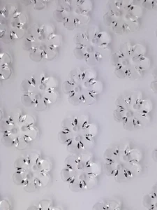 SIZE 20L - 1/2", FLOWER BUTTON, CLEAR, 1 GROSS, SHINY FINISH, FREE SHIPPING USA - Picture 1 of 1