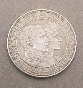 1923 DENMARK 2 KRONER, .800 SILVER- WEDDING ANNIVERSARY - VF - Picture 1 of 2