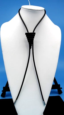 ГАЛСТУК-БОЛО ОТ ХУДОЖНИКА LADDIE JOHN DILL, ACME STUDIO, ЧЕРНЫЙ И СЕРЕБРИСТЫЙ - Изображение 1 из 4