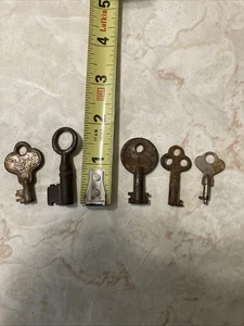 5 verschiedene Formen Größen kleine Skelett Schlüssel Schrank-Kommode 4 sind offener Fass - Bild 1 von 10