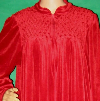 L zip SAYBURY vtg XMAS RED robe SMOCK robe velvet velour vanity vintage - Image 1 of 4