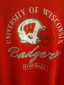 New Women NCAA Wisconsin Badgers Helmet Logo Red Large T Shirt Short Sleeve NWT - Picture 1 of 4