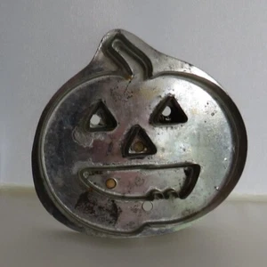 B. Cukla Stamped Jack O Lantern Halloween Cookie Cutter - Picture 1 of 2