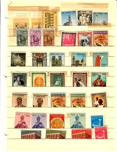CO Vatican 35 stamps in mounts M.N.H. 1960-1970 - Picture 1 of 1