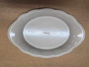 Wilton Vintage Scalloped Oval Baking Dish Casserole Coated Nonstick Bakeware - Picture 1 of 2