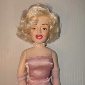 Marilyn Monroe Doll 16” Gentlemen Prefer Blondes 1982 Excellent Condition - Picture 1 of 9