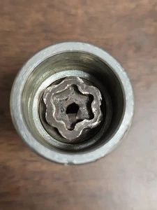 McGard Genuine Replacement Wheel Lock Key 4.664.000 lug key - Picture 1 of 3
