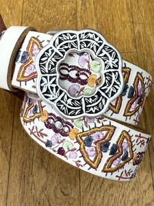 LUCKY BRAND ~ White Leather Belt With Beautiful Embroidery & Studs ~ Size Small - Picture 1 of 6