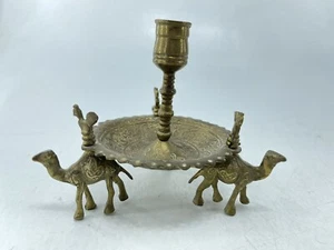 Posacenere portacandele vintage con piedi in ottone cammelli incisi uccellini - Foto 1 di 10