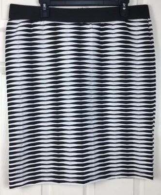 Karen Kane Sz 0X Black & White Twisted-Striped Stretch Pencil Skirt - Imagem 1 de 4