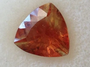 9403 Oregon Sunstone Natural red and pink cut in Trillion at 7.7 Cts and 14mm  - Picture 1 of 4