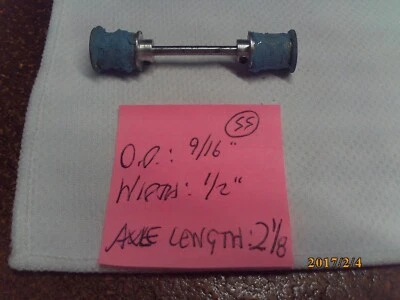 Usado Par de Ruedas de Tornillo para Coche Ranura Escala 1/32 De Colección con Eje de 1/8" Foto 1 de 2