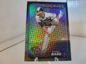 Lámina de vacaciones de Pascua Daniel Bard serie 1 Topps 2024 #320 Colorado Rockies - Imagen 1 de 2