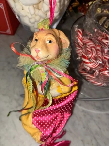 Colección Katherine Wayne Kleski Conejo Bufón Ornamento Amarillo Rosa - Imagen 1 de 10