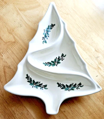 Bandeja de platos vintage hecha a mano de 12" de cerámica con forma de árbol de Navidad Foto 1 de 4