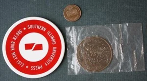 1972 Springfield North & South Illinois University Press 500° libro 2 medaglie set- - Foto 1 di 1