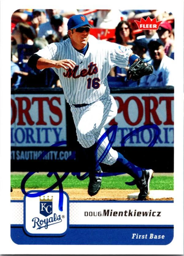 Doug Mientkiewicz autographed baseball card (New York Mets) 2006 Fleer #207 - Image 1 of 1