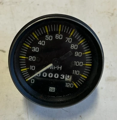 NOS STEWART WARNER SPEEDOMETER ODOMETER GAUGE MPH 824255 550FYA2 - Image 1 of 4