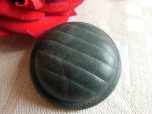 Énorme bouton ancien en bois bleuté effet passementerie pied metal 3,9 ref 4554 - Picture 1 of 3
