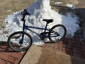 GT Mach One Bmx Expert bike Junior 18 inch cruiser Blue - Picture 1 of 16