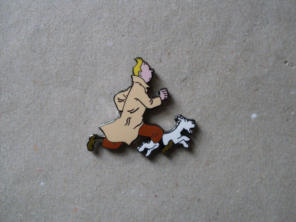 TINTIN - Pin.   "Alles rennt !"  Tim und Struppi rennen - Bild 1 von 1