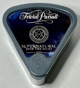 Trivial Pursuit Supernatural Únete a la Caza Hombres de Letras Tema Candente Exclusivo - Imagen 1 de 5