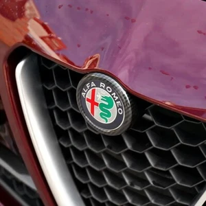 Cornice logo Anteriore Alfa Romeo Carbon Look Carbonio per Giulia e Stelvio - Foto 1 di 2
