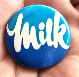 LATTE Pinback Fa sapere alla gente che lo consumi - Foto 1 di 2