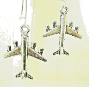 Nuevos pendientes colgantes 3-D figurativos Jet AIRPLANE tono plateado de 2" de largo - Imagen 1 de 3