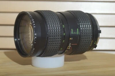 Makinon MD mount 35-105mm 3.5 lens  This is a beautiful all round lens . - Image 1 of 4