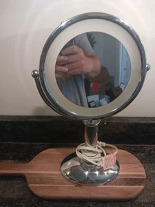 Revlon Two Sided Mirror with Light Silver. Excellent Condition  - Picture 1 of 5