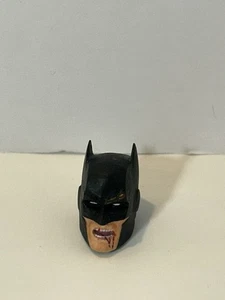 Mezco One:12 Batman: Dark Knight - Bleeding - Head Sculpt Maßstab 1:12 - Bild 1 von 5
