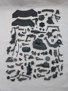 Lote de (50+) brocas y piezas de fantasía de Warhammer 40k - Imagen 1 de 5