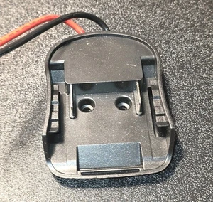 Kaufen Sie 1 erhalten Sie 1 gratis.  "Maki Blue" 18v Adapter.  Benötigt "Maki Blue" 18v Akku. - Bild 1 von 3