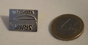 Pin, Anstecker, Button, Toyota Yaris, Logo, Sammlungsauflösung, gebraucht - Bild 1 von 1