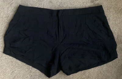 Mini curto casual feminino BCBGeneration preto sólido tamanho 8 - Imagem 1 de 4