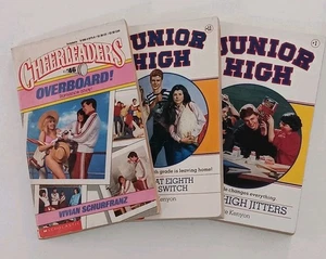 (3) Vintage Paperback Books ~ JUNIOR HIGH 1 & 11, Cheerleaders #46 - Foto 1 di 15